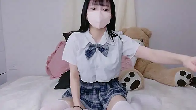 Snapshot of Mirai_oO16Oo chatting on October 23, 7:51 am Mirai oO16Oo online show from October 23, 7:51 am