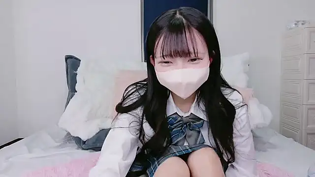 Snapshot of Mirai_oO16Oo chatting on November 4, 8:35 am Mirai oO16Oo online show from November 4, 8:35 am