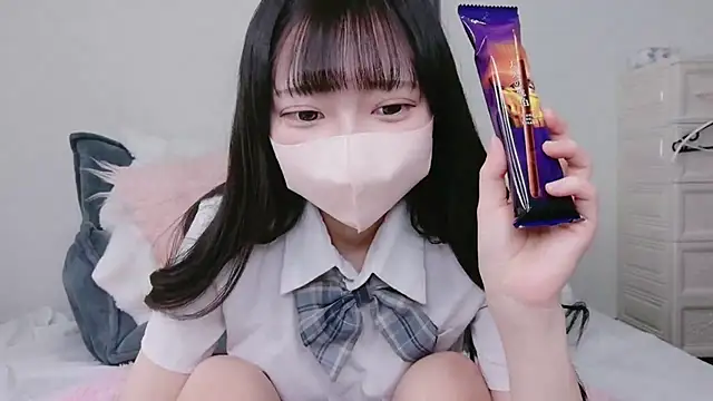 Snapshot of Mirai_oO16Oo chatting on November 11, 9:20 am Mirai oO16Oo online show from November 11, 9:20 am