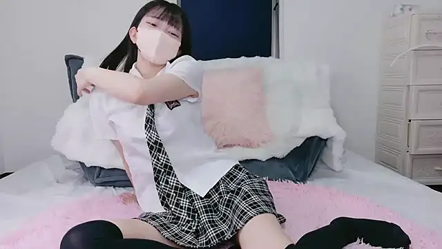 Snapshot of Mirai_oO16Oo chatting on November 13, 10:36 am Mirai oO16Oo online show from November 13, 10:36 am