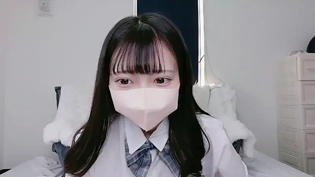 Snapshot of Mirai_oO16Oo chatting on December 3, 6:32 am Mirai oO16Oo online show from December 3, 6:32 am