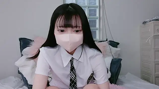 Snapshot of Mirai_oO16Oo chatting on December 4, 7:28 am Mirai oO16Oo online show from December 4, 7:28 am