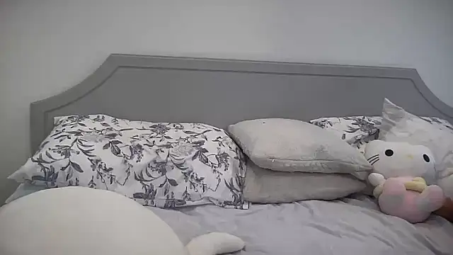 Amiraxevans online show from February 22, 11:20 am