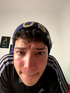 Snapshot of Yeyei77 chatting on December 18, 5:57 am Yeyei77 online show from December 18, 5:57 am