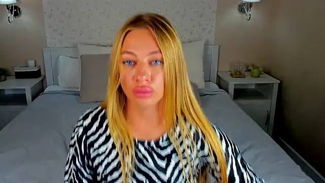 Snapshot of neighbour_sex chatting on December 4, 6:55 am neighbour sex online show from December 4, 6:55 am