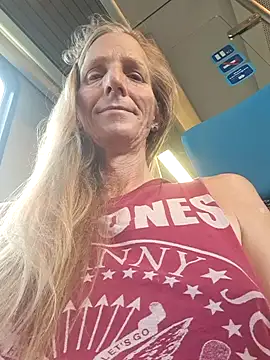 Snapshot of Cheryl_F chatting on June 19, 2:21 pm Cheryl F online show from June 19, 2:21 pm
