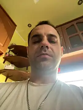 Snapshot of AndyLynn chatting on November 8, 6:13 am AndyLynn online show from November 8, 6:13 am