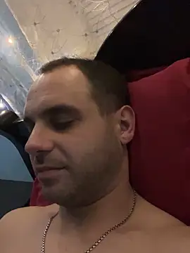 Snapshot of AndyLynn chatting on December 1, 5:40 pm AndyLynn online show from December 1, 5:40 pm