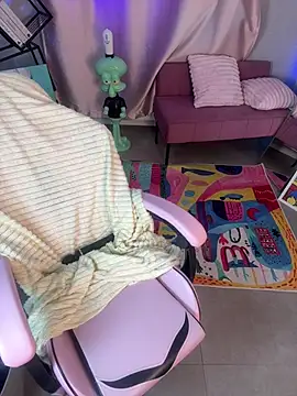 cold blondie online show from July 19, 5:33 am