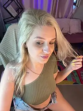 cold blondie online show from July 31, 6:13 am