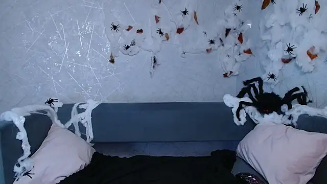 evaa here  online show from October 21, 7:09 am