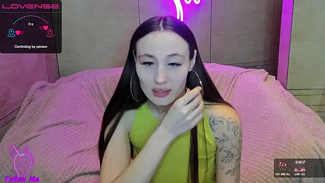 Snapshot of honeybuns_lizzy chatting on April 19, 1:21 pm honeybuns lizzy online show from April 19, 1:21 pm