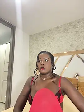 Snapshot of EmiParks chatting on November 16, 12:44 pm EmiParks online show from November 16, 12:44 pm