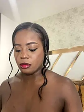 Snapshot of EmiParks chatting on December 1, 12:43 pm EmiParks online show from December 1, 12:43 pm