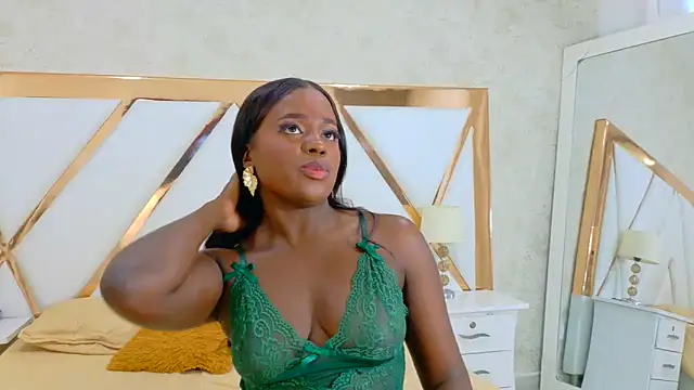 Snapshot of EmiParks chatting on March 21, 9:07 pm EmiParks online show from March 21, 9:07 pm