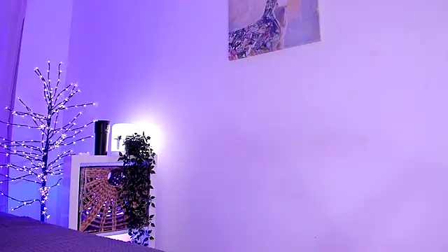 Divine Madeleine online show from March 8, 7:23 am