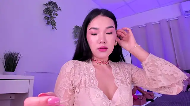 Divine Madeleine online show from June 7, 5:55 am