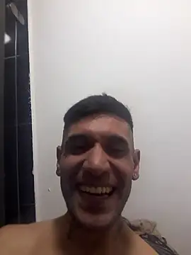 Snapshot of Stormandloganxxx chatting on February 5, 3:22 am Stormandloganxxx online show from February 5, 3:22 am