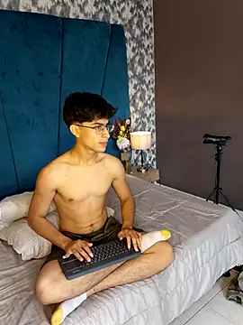 Aaron Eze online show from February 16, 8:38 pm