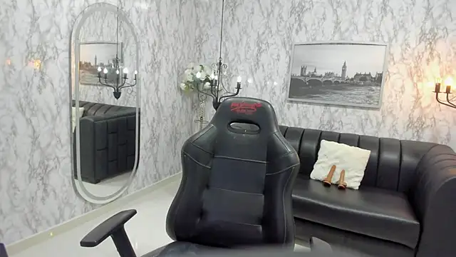 AlexandraMilff online show from November 12, 11:25 pm