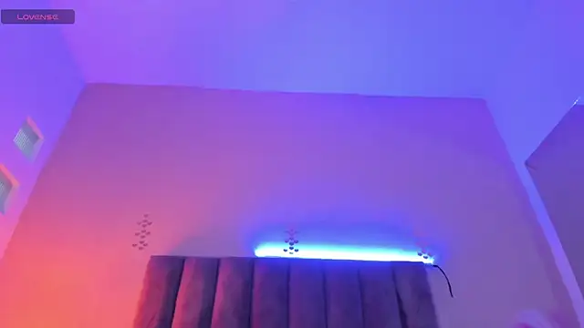 Xavier Fox    online show from February 14, 9:00 pm