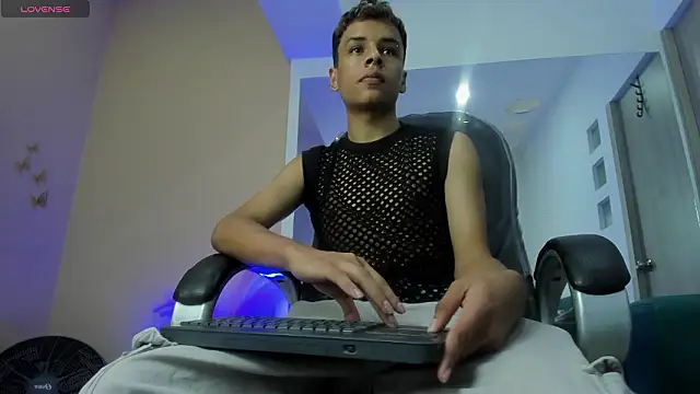 Xavier Fox    online show from March 12, 7:53 pm