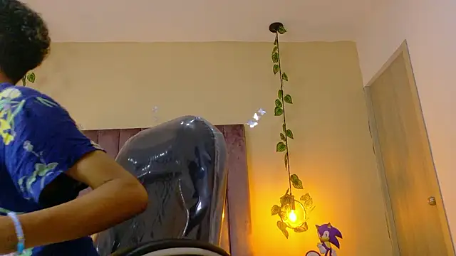 Xavier Fox    online show from March 15, 1:50 pm