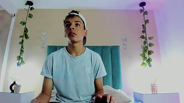 Xavier Fox    online show from March 16, 7:51 pm