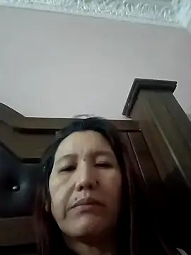 Bigtitsass81 online show from November 14, 10:29 pm