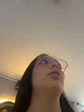 Snapshot of michelle_cutee_ chatting on June 25, 7:40 pm michelle cutee online show from June 25, 7:40 pm