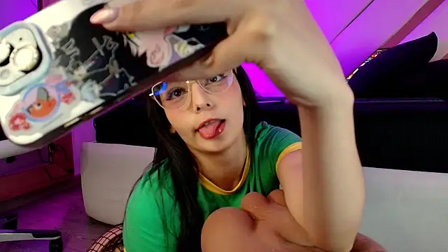 Snapshot of michelle_cutee_ chatting on June 29, 7:58 pm michelle cutee online show from June 29, 7:58 pm