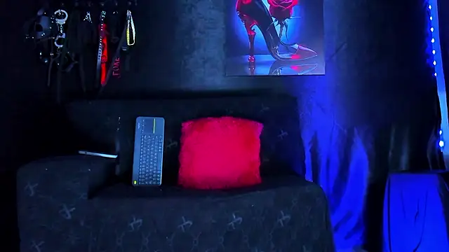 SharonnStones online show from January 14, 9:52 pm