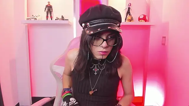 Snapshot of Lullaby_Charade chatting on November 7, 11:43 am Lullaby Charade online show from November 7, 11:43 am