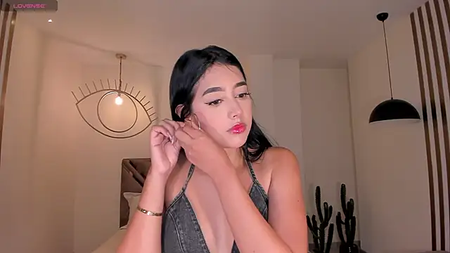 Snapshot of ScarlettBlaze_ chatting on May 14, 12:01 pm ScarlettBlaze online show from May 14, 12:01 pm