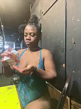 Snapshot of miiyagoods chatting on December 17, 1:33 am miiyagoods online show from December 17, 1:33 am