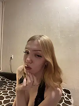 Snapshot of AlexandraXKitty chatting on November 29, 11:41 pm AlexandraXKitty online show from November 29, 11:41 pm