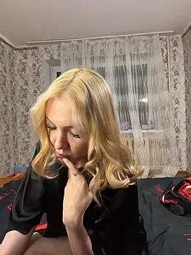 Snapshot of AlexandraXKitty chatting on February 4, 10:26 pm AlexandraXKitty online show from February 4, 10:26 pm