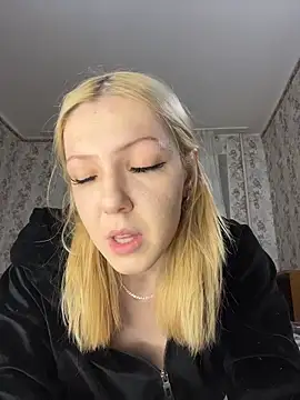 Snapshot of AlexandraXKitty chatting on March 3, 9:21 pm AlexandraXKitty online show from March 3, 9:21 pm