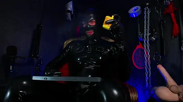 Snapshot of Master_Connor_BDSM chatting on July 1, 10:31 pm Master Connor BDSM online show from July 1, 10:31 pm