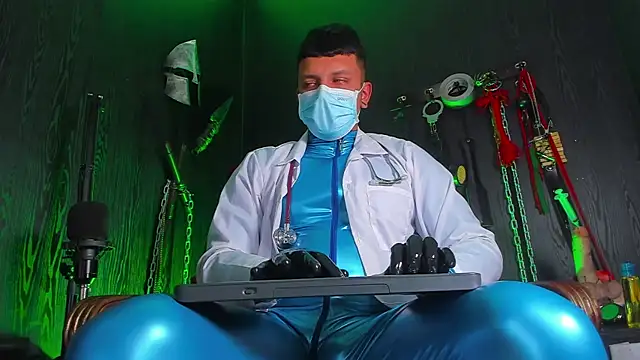 Snapshot of Master_Connor_BDSM chatting on July 13, 10:01 pm Master Connor BDSM online show from July 13, 10:01 pm