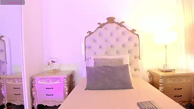 Snapshot of jessi_lopez45 chatting on June 16, 7:49 pm jessi lopez45 online show from June 16, 7:49 pm