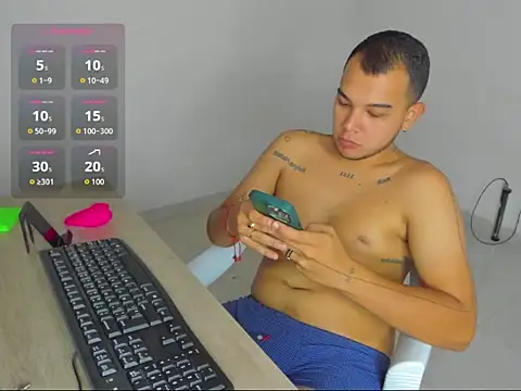 Snapshot of kelvin_276 chatting on March 31, 11:49 pm kelvin 276 online show from March 31, 11:49 pm