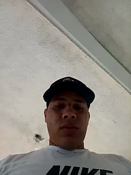 Snapshot of Benitocamelo_223 chatting on October 16, 12:17 pm Benitocamelo 223 online show from October 16, 12:17 pm