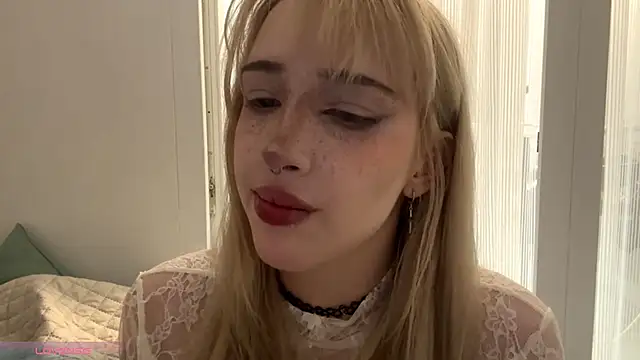 Milkmoriee online show from October 19, 4:29 pm