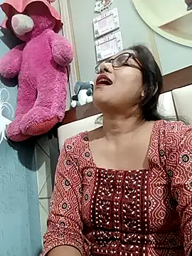 Vanshika1432 online show from November 5, 1:55 pm