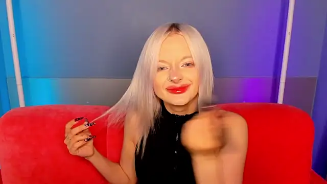 Snapshot of AlessaKiss chatting on June 19, 1:43 am AlessaKiss online show from June 19, 1:43 am
