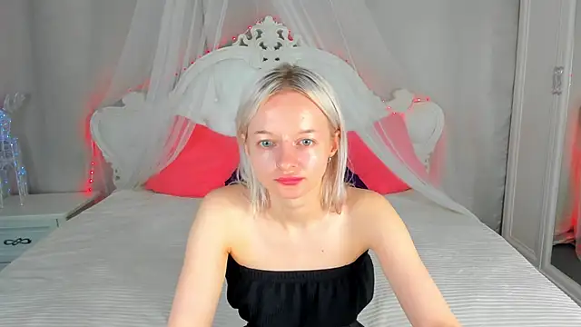 Snapshot of AlessaKiss chatting on June 27, 1:32 am AlessaKiss online show from June 27, 1:32 am