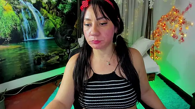 madys hot online show from October 28, 6:06 am