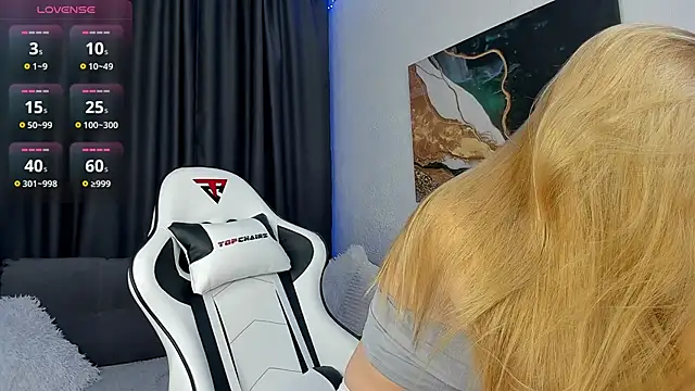 Snapshot of bella_xx__ chatting on November 14, 3:05 am bella xx online show from November 14, 3:05 am