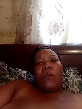 boobsqueenxo online show from December 19, 12:56 pm